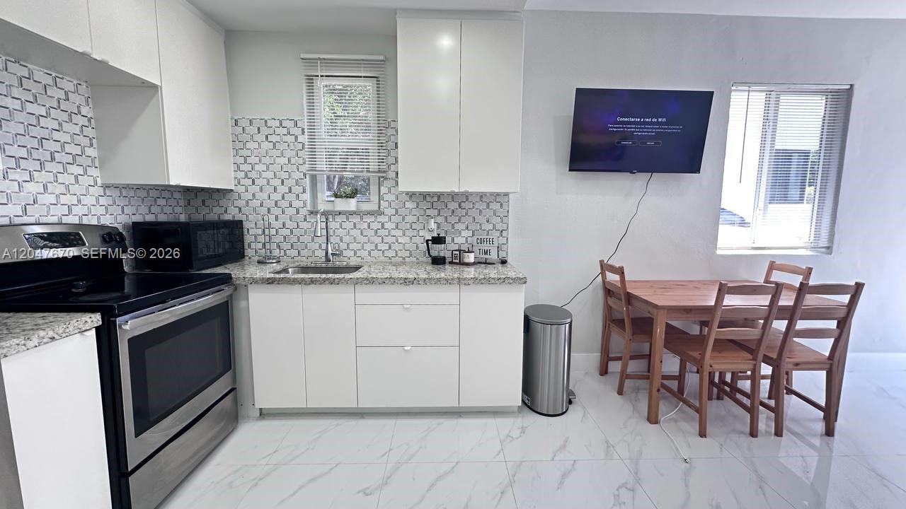 320 Southwest 29th Road, Unit COTTAGE Miami, FL 33129 - Photo 9 of 26