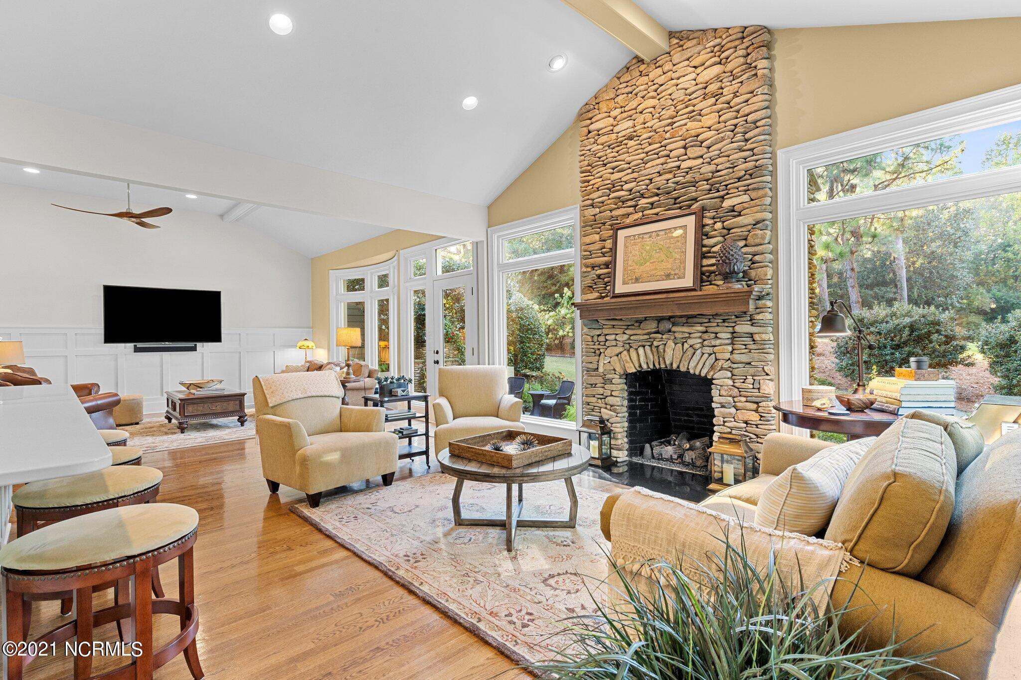 195 Inverrary Road Pinehurst, NC 28374 - Photo 12 of 32 Upper Family Room