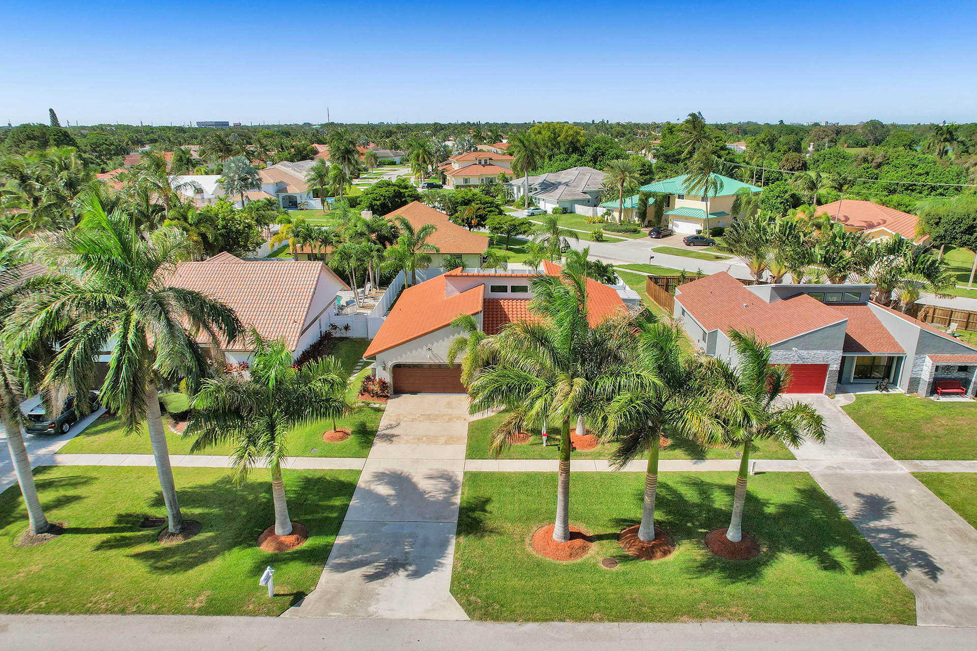 359 South Country Club Boulevard Boca Raton, FL 33487 - Photo 58 of 63 8DB78DA2-6EC4-48D3-9BF2-27A04FA0D314