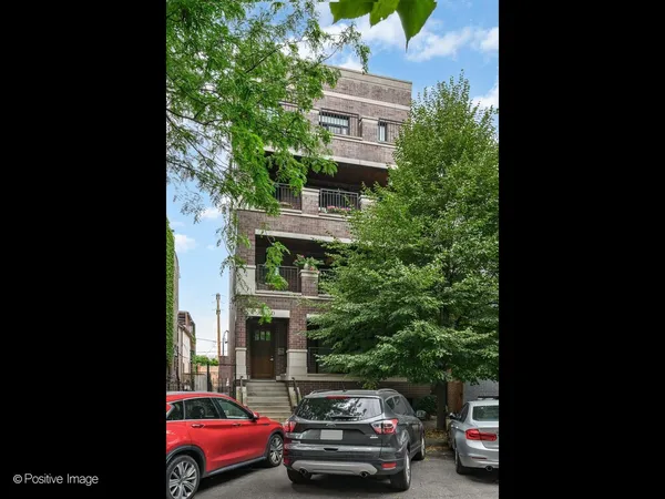 $6,000 | 450 North Sangamon Street, Unit 2, Chicago, IL 60642