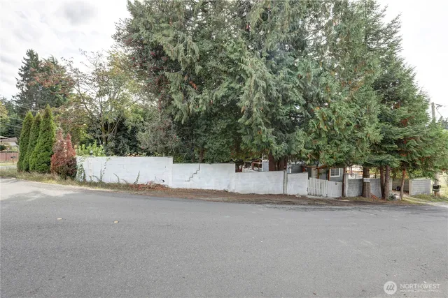 $600,000 | 20705 13th Avenue South, SeaTac, WA 98198