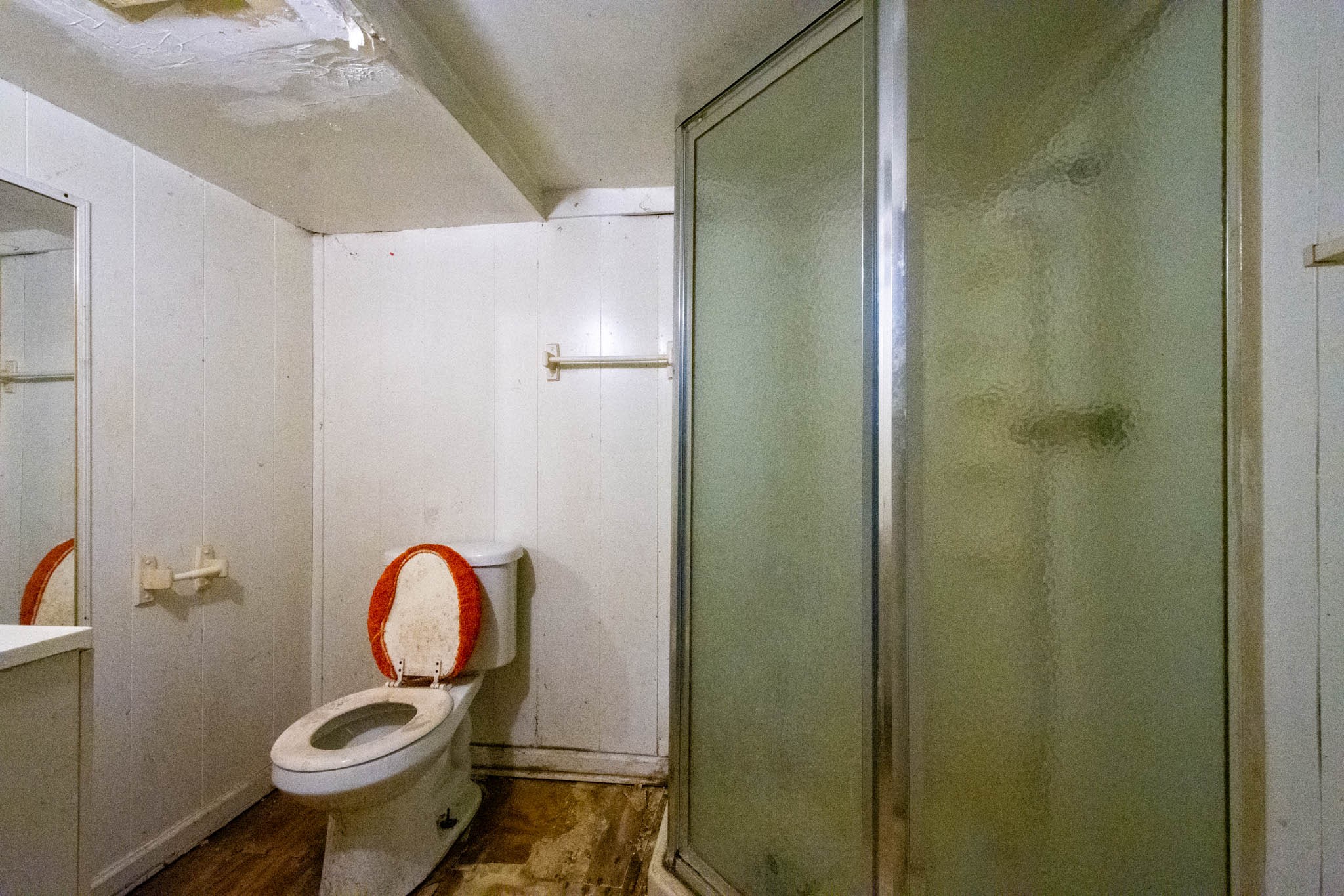 500 Bodenham Road Pulaski, TN 38478 - Photo 21 of 70 a bathroom with a toilet and a sink