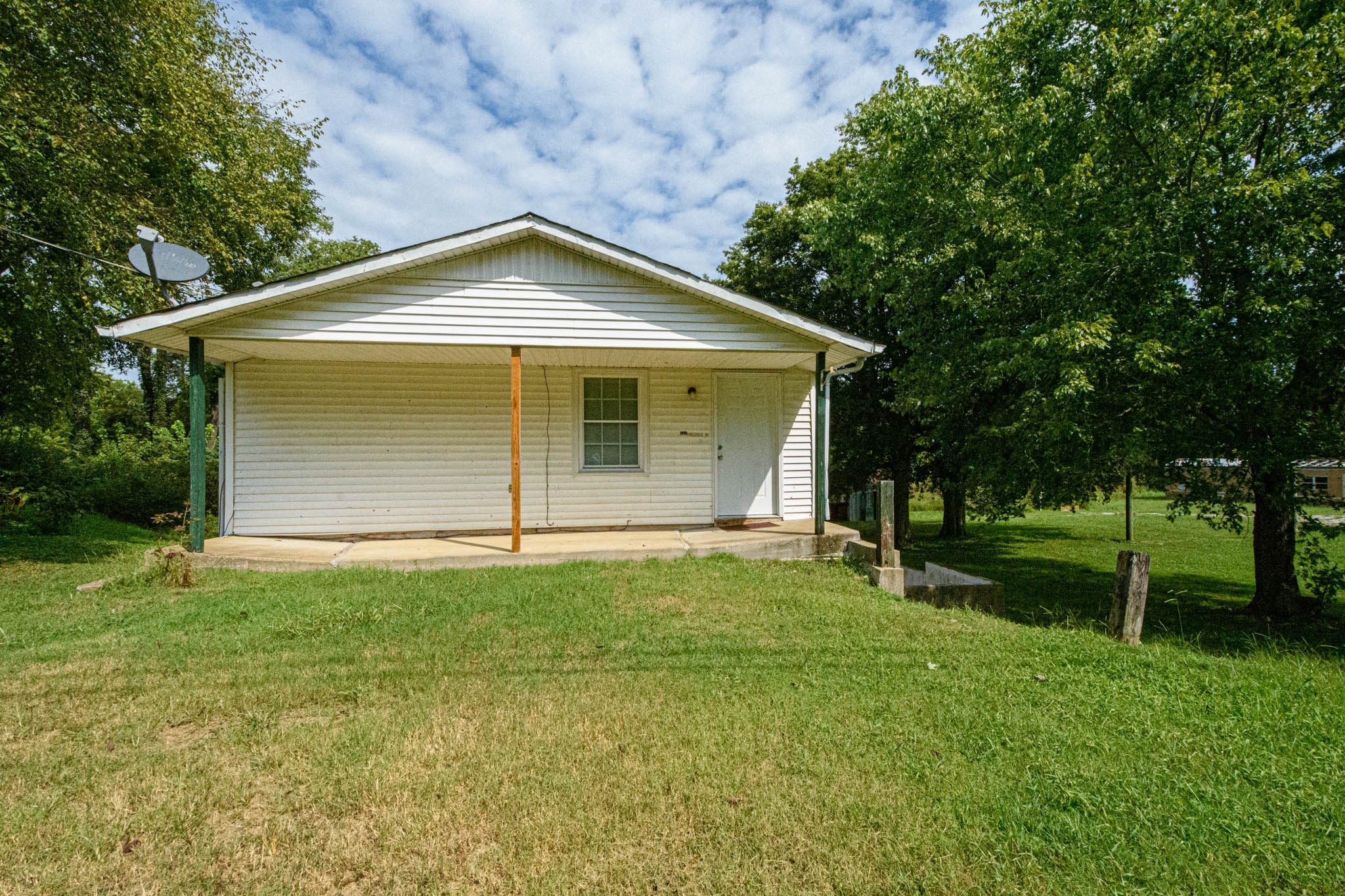 500 Bodenham Road Pulaski, TN 38478 - Photo 3 of 70 a front view of house with yard and green space