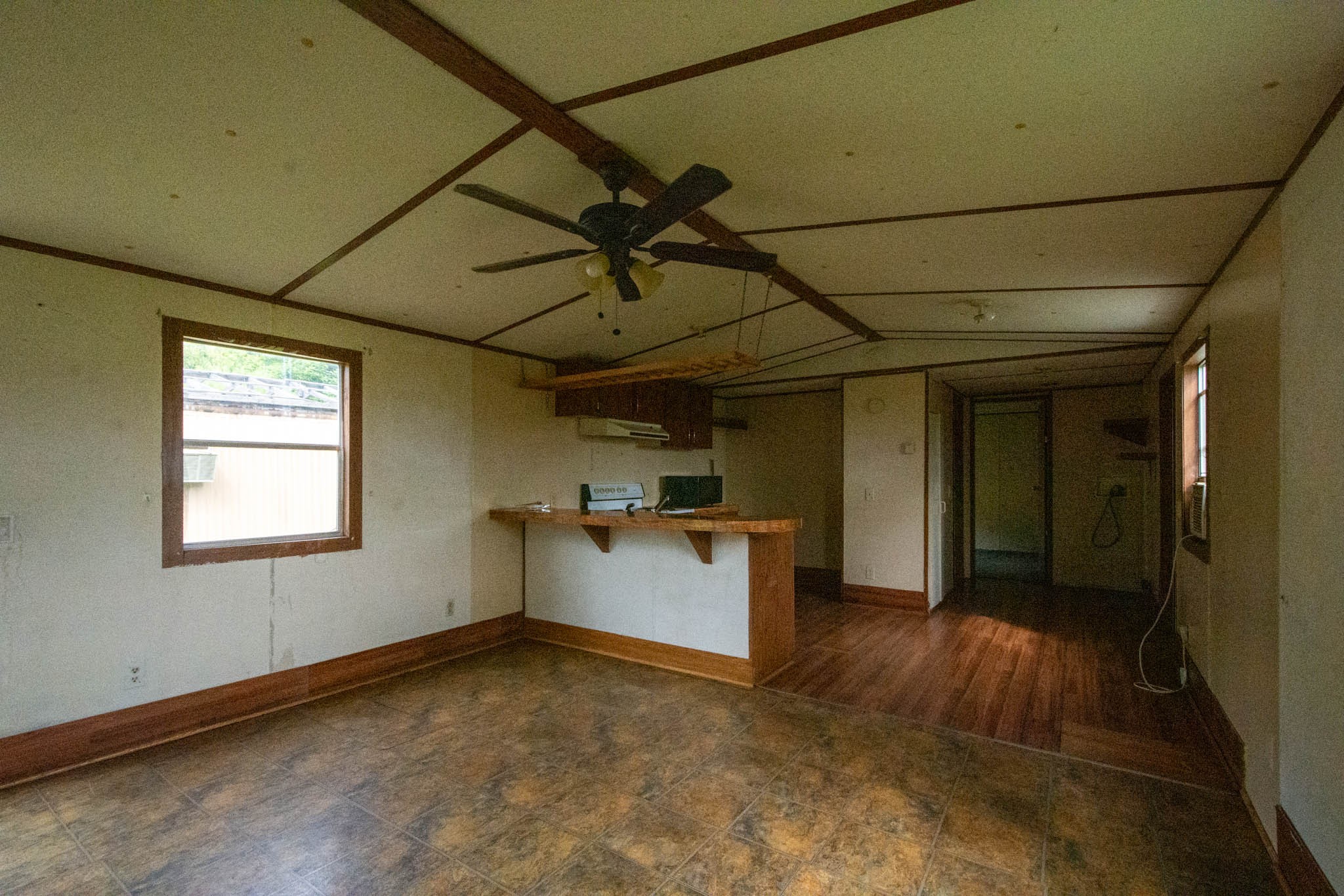 500 Bodenham Road Pulaski, TN 38478 - Photo 50 of 70 an empty room with windows