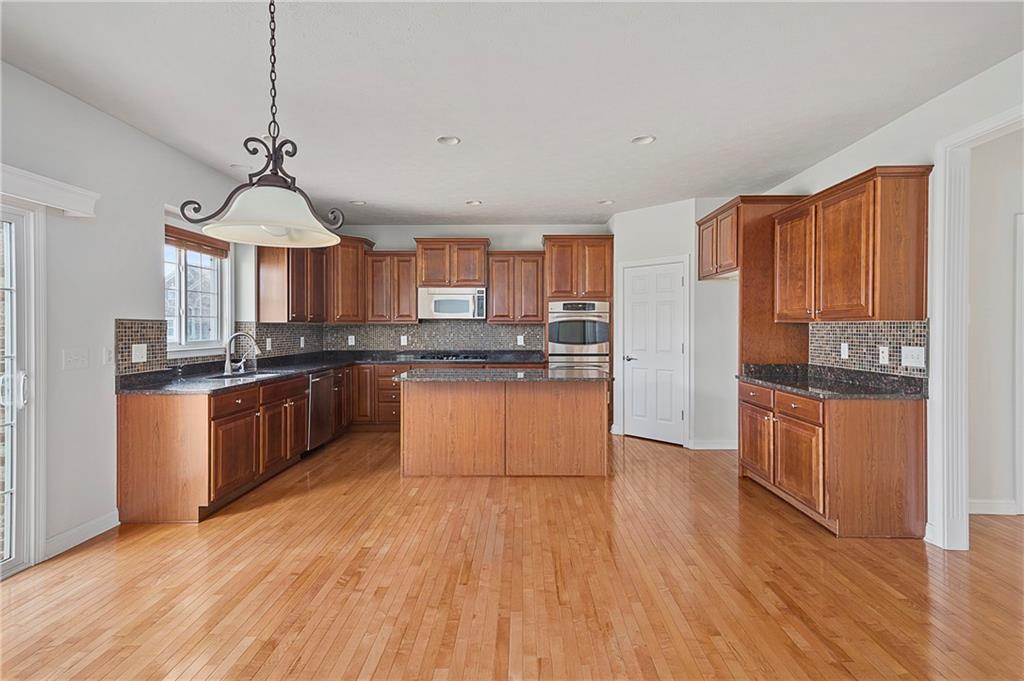 3972 Long Ridge Boulevard Carmel, IN 46074 - Photo 10 of 35 Gallery Image 10