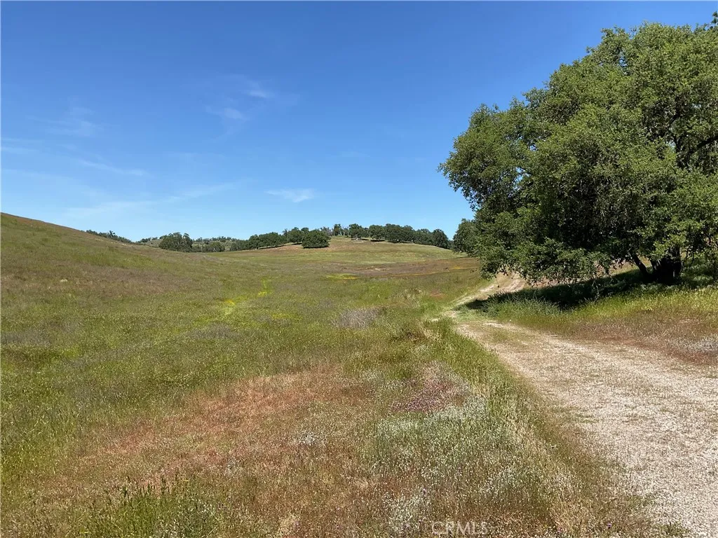 2 Interlake Road Bradley, CA 93426 - Photo 7 of 20 Gallery Image 7