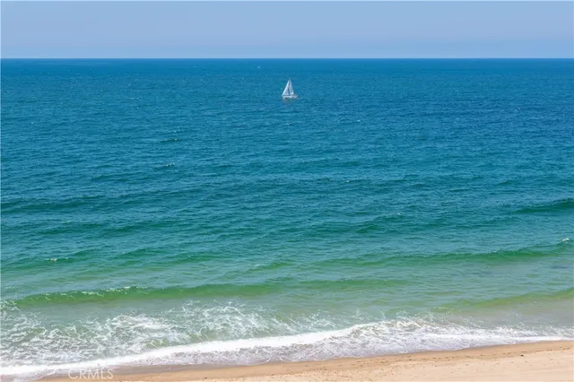 $999,000 | 555 Esplanade, Unit 320, Redondo Beach, CA 90277