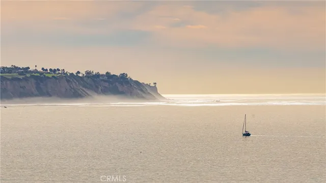 $999,000 | 555 Esplanade, Unit 320, Redondo Beach, CA 90277