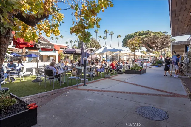 $999,000 | 555 Esplanade, Unit 320, Redondo Beach, CA 90277