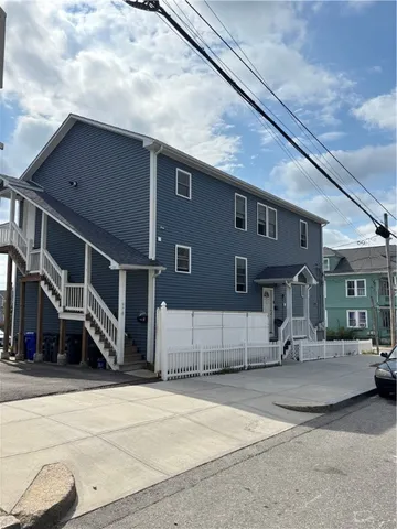 $2,050 | 970 Atwells Avenue, Unit 3, Providence, RI 02909