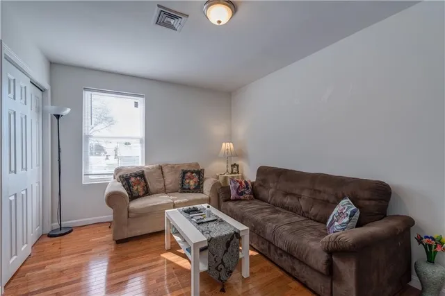 $2,050 | 970 Atwells Avenue, Unit 3, Providence, RI 02909