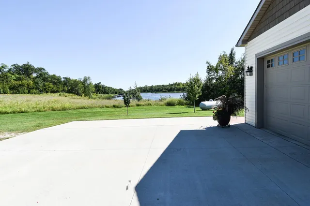$799,950 | 39949 Sunset Shores Road Southeast, Mentor, MN 56736