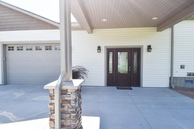 $799,950 | 39949 Sunset Shores Road Southeast, Mentor, MN 56736