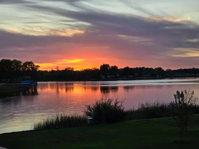 $799,950 | 39949 Sunset Shores Road Southeast, Mentor, MN 56736