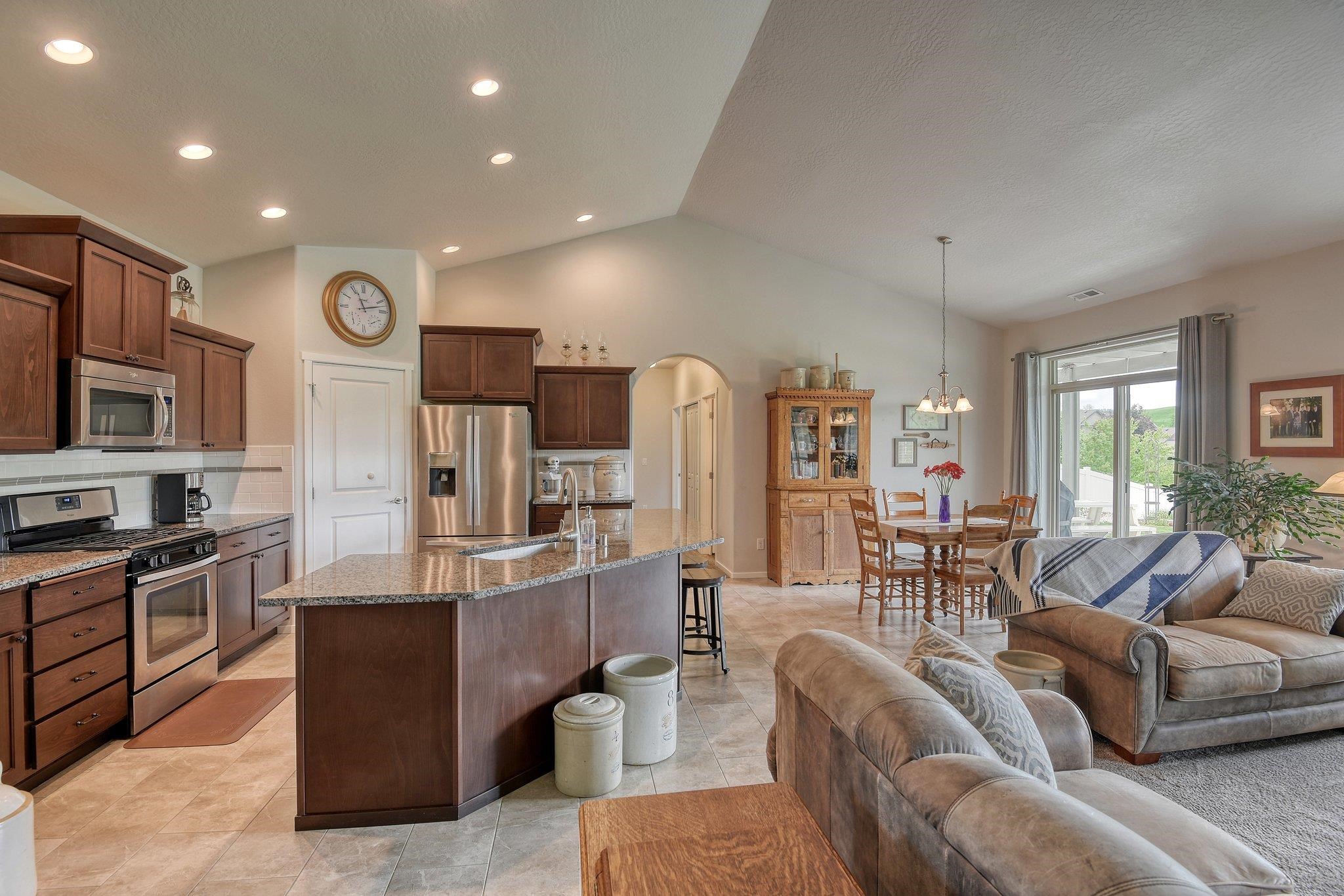 1212 South Clara Road Spokane Valley, WA 99016 - Photo 10 of 44 Gallery Image 10