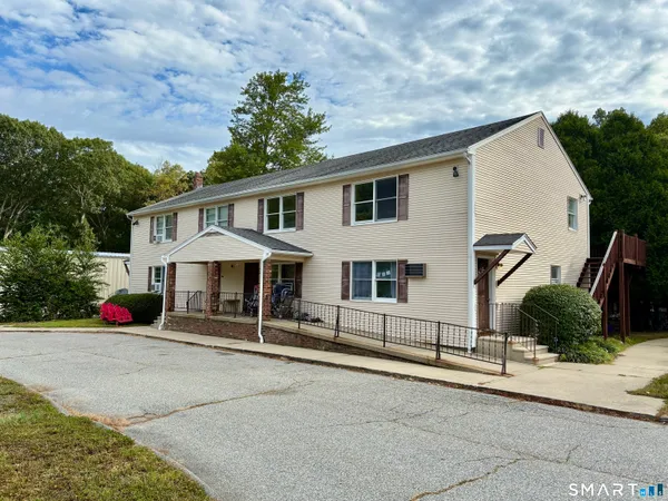 $1,650 | 14 Fairway Drive, Unit 1, Ledyard, CT 06339