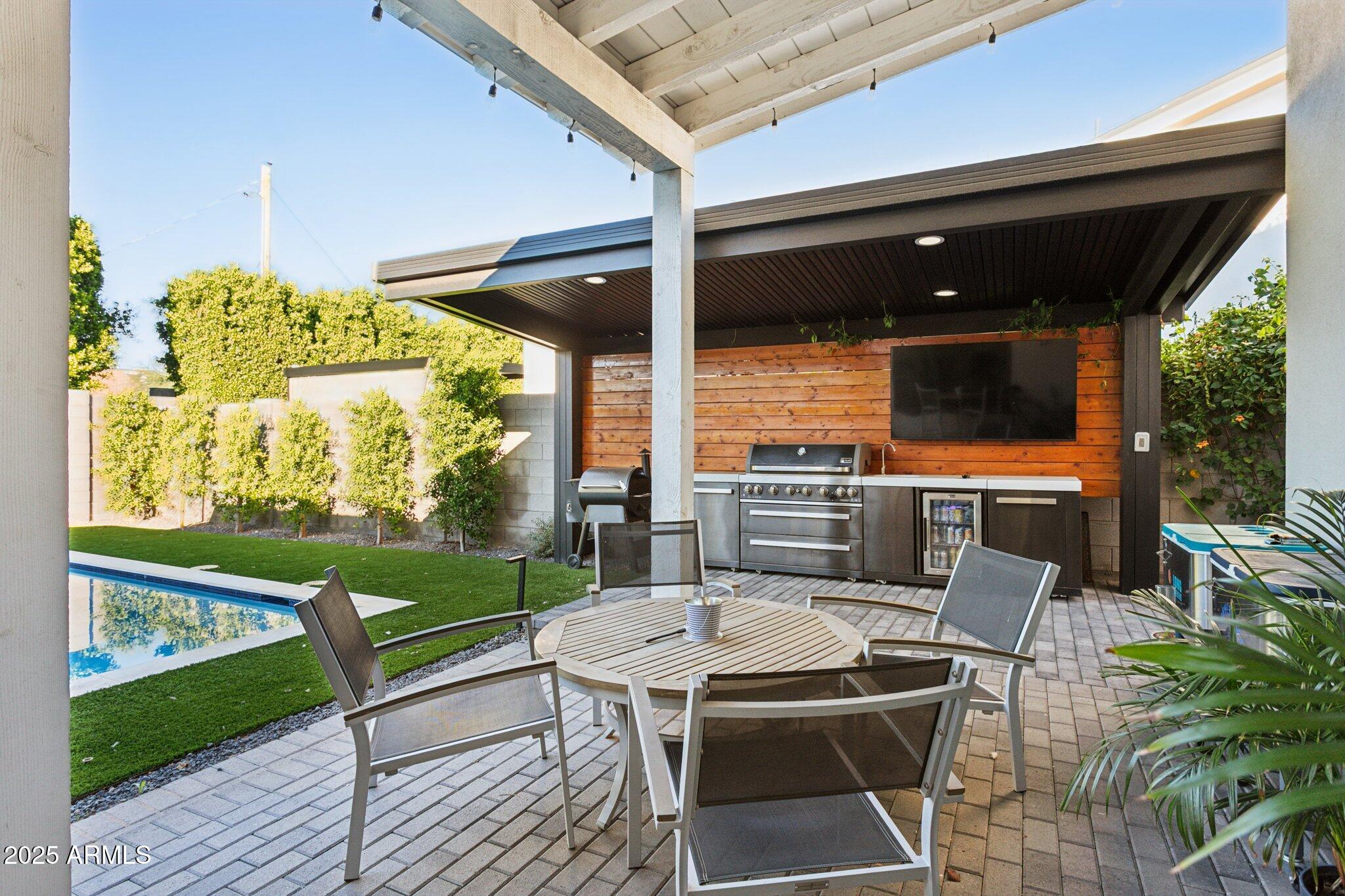 3530 East Glenrosa Avenue Phoenix, AZ 85018 - Photo 33 of 41 a outdoor view with a sitting space