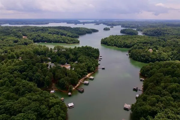 $2,850 | 8940 Bay Drive, Gainesville, GA 30506