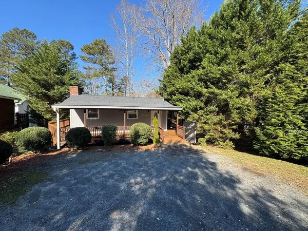 $2,850 | 8940 Bay Drive, Gainesville, GA 30506