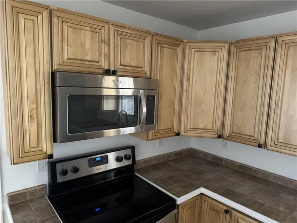 $2,850 | 8940 Bay Drive, Gainesville, GA 30506