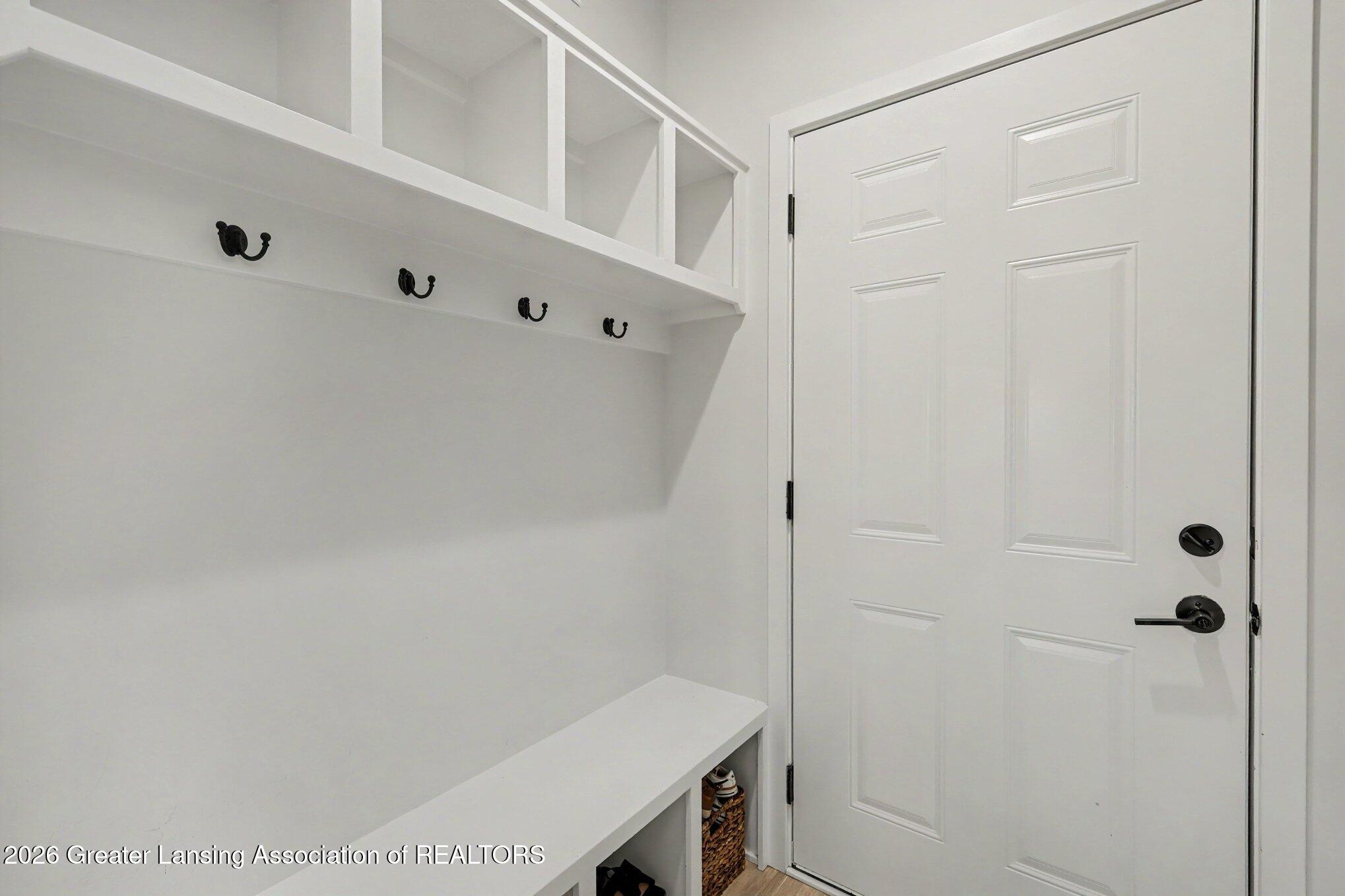 5732 McCue Road Holt, MI 48842 - Photo 26 of 40 026_file_2996