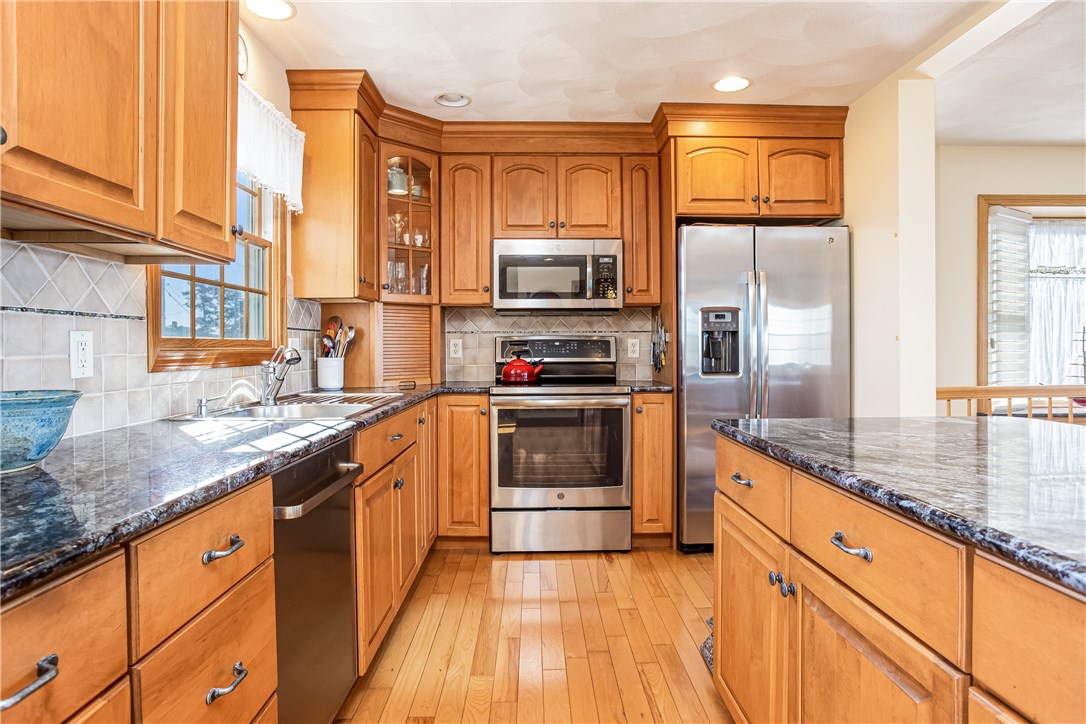 282 Prospect Road South Kingstown, RI 02879 - Photo 10 of 30