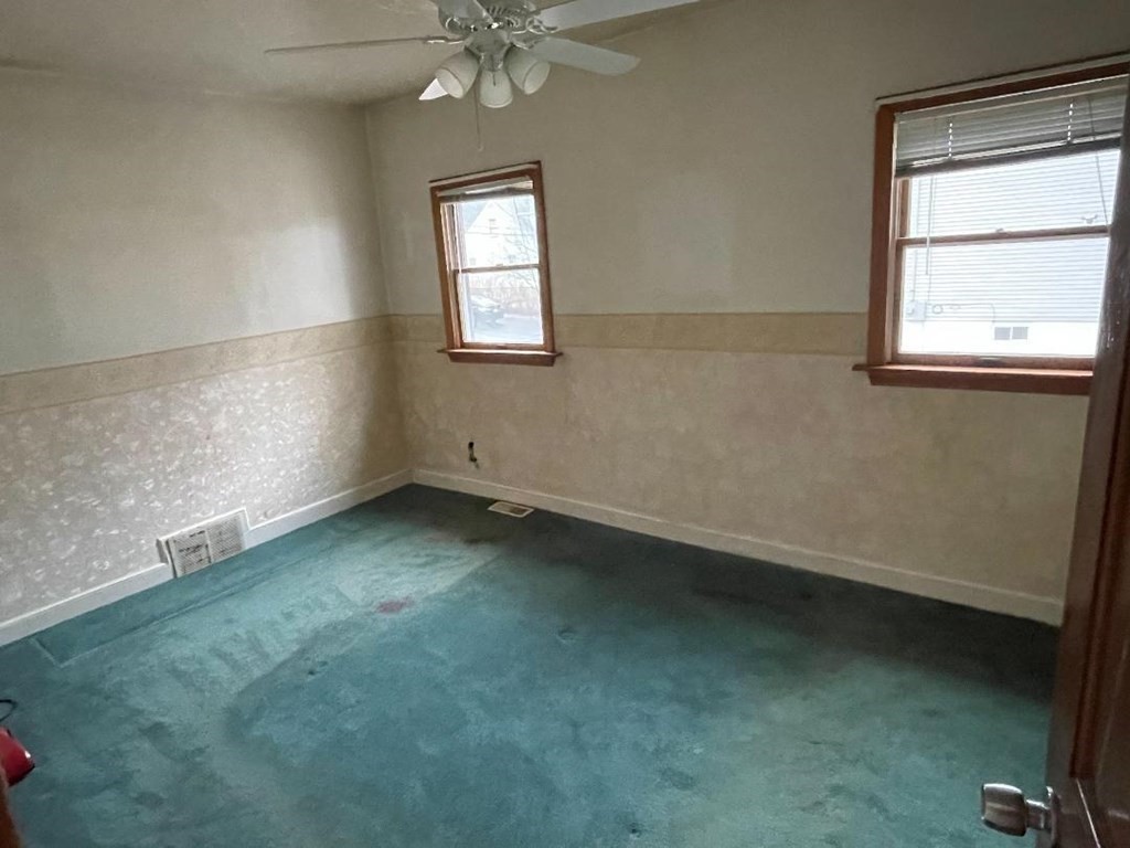 21 Amelian Road Randolph, MA 02368 - Photo 8 of 10 Gallery Image 8