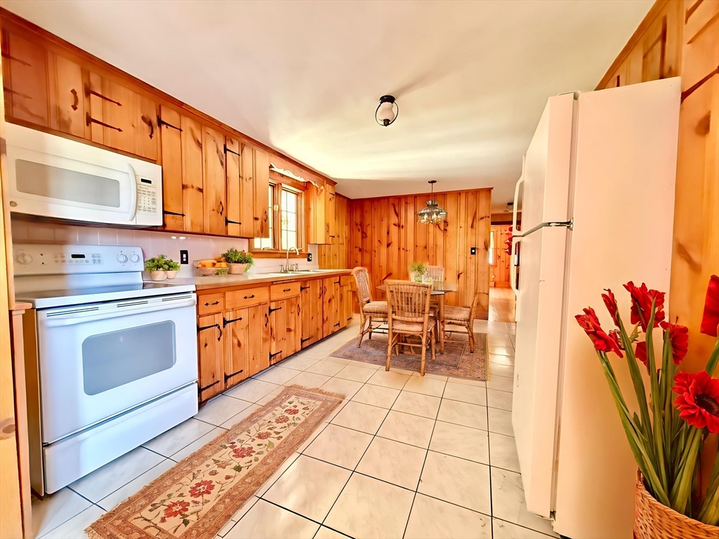 94 Nyes Lane Acushnet, MA 02743 - Photo 16 of 36