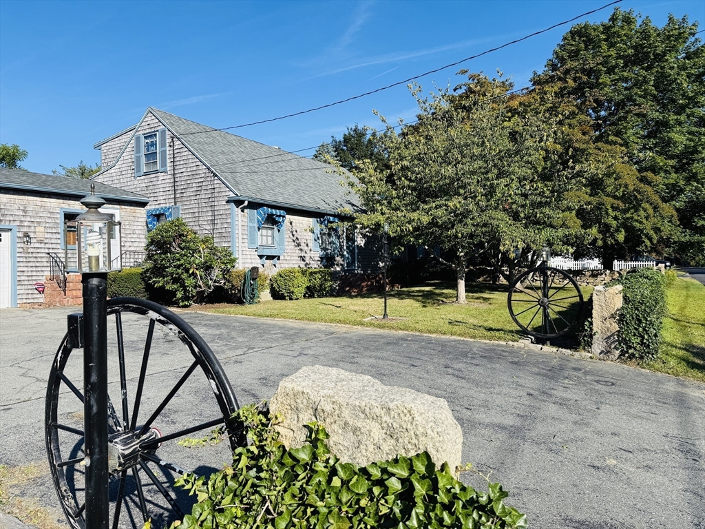 94 Nyes Lane Acushnet, MA 02743 - Photo 2 of 36