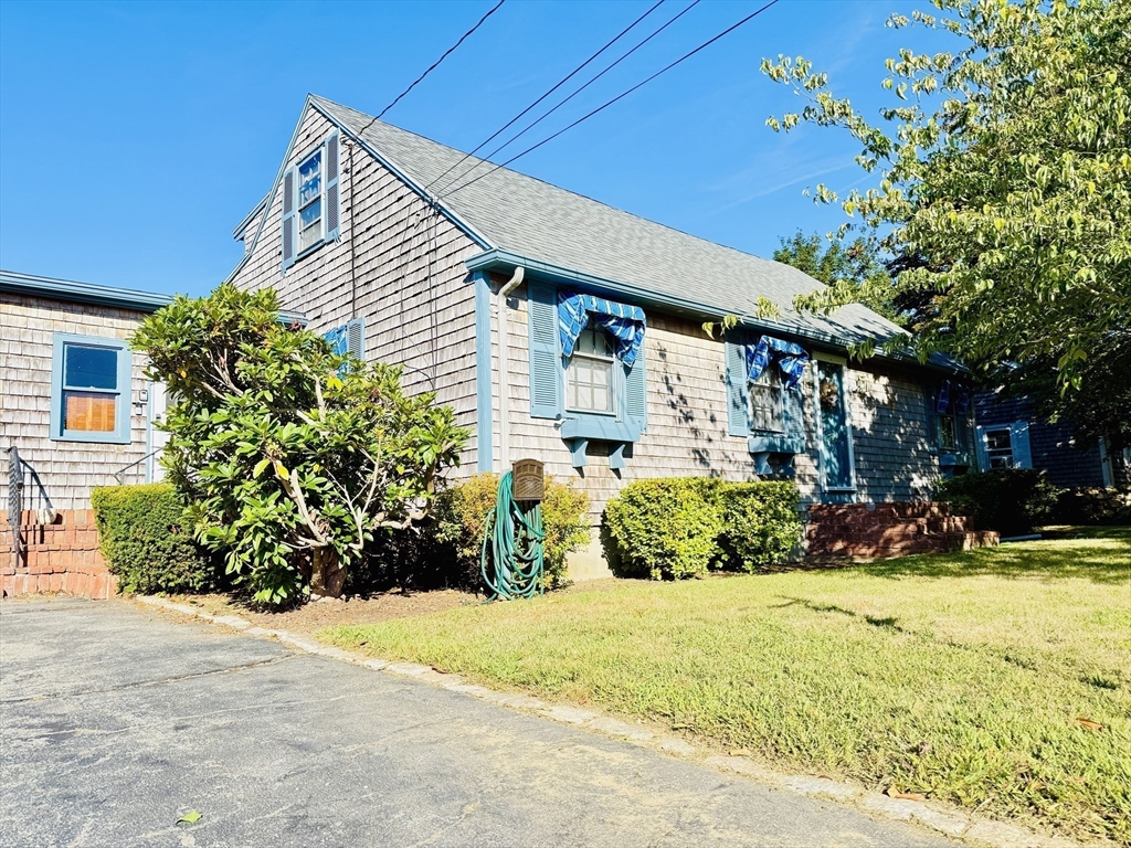 94 Nyes Lane Acushnet, MA 02743 - Photo 3 of 36