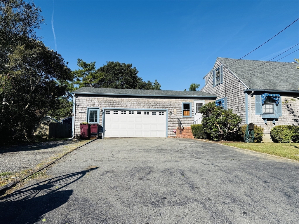 94 Nyes Lane Acushnet, MA 02743 - Photo 4 of 36