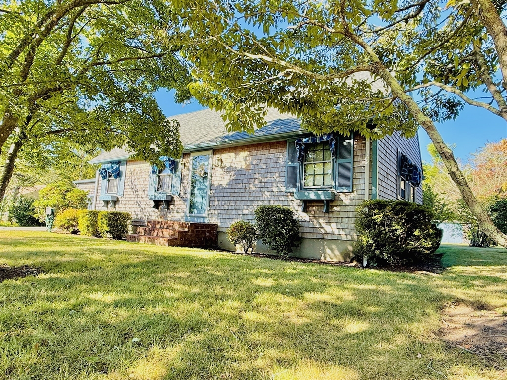 94 Nyes Lane Acushnet, MA 02743 - Photo 5 of 36