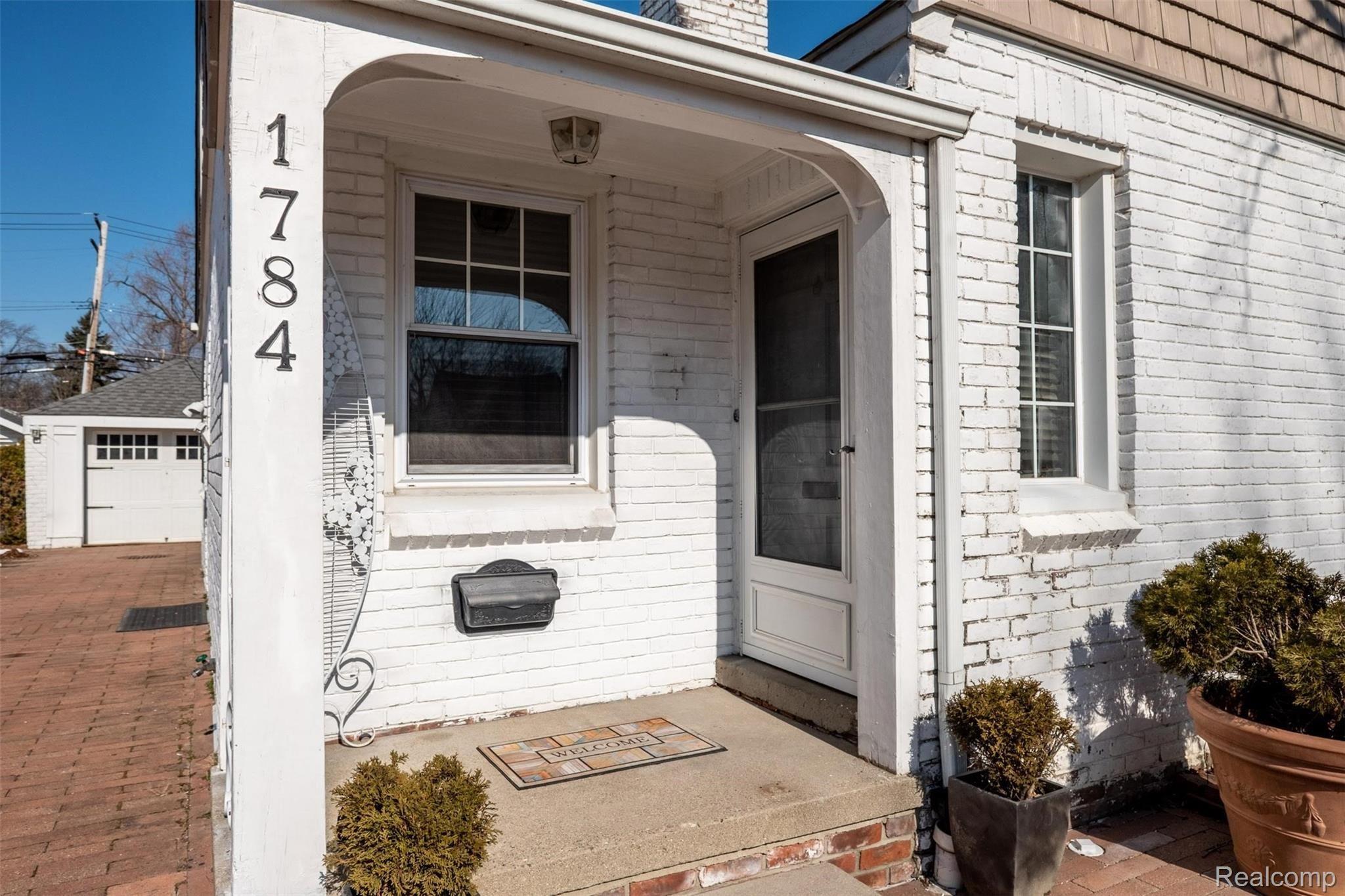 1784 Hampton Road Grosse Pointe, MI 48236 - Photo 3 of 33 1784 Hampton-3.jpg