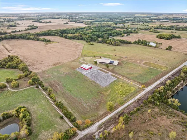 $1,358,500 | 2109 Northwest County Road 2501, Butler, MO 64730