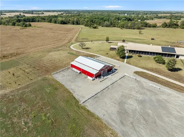 $1,358,500 | 2109 Northwest County Road 2501, Butler, MO 64730