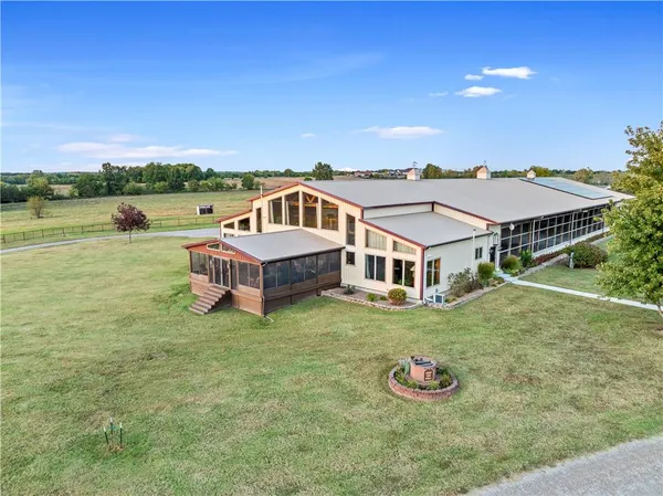 $1,358,500 | 2109 Northwest County Road 2501, Butler, MO 64730