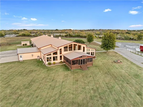 $1,358,500 | 2109 Northwest County Road 2501, Butler, MO 64730
