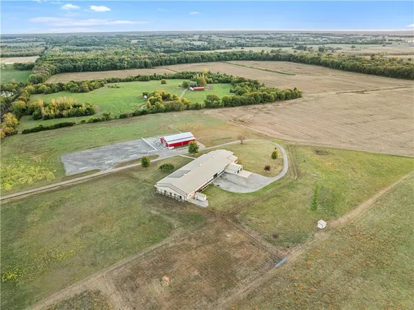 $1,358,500 | 2109 Northwest County Road 2501, Butler, MO 64730