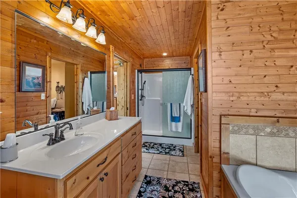 $1,358,500 | 2109 Northwest County Road 2501, Butler, MO 64730