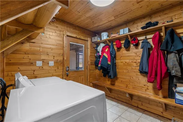 $1,358,500 | 2109 Northwest County Road 2501, Butler, MO 64730