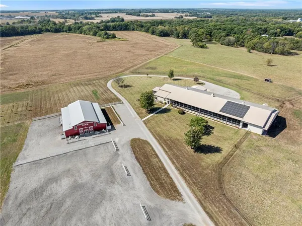 $1,358,500 | 2109 Northwest County Road 2501, Butler, MO 64730