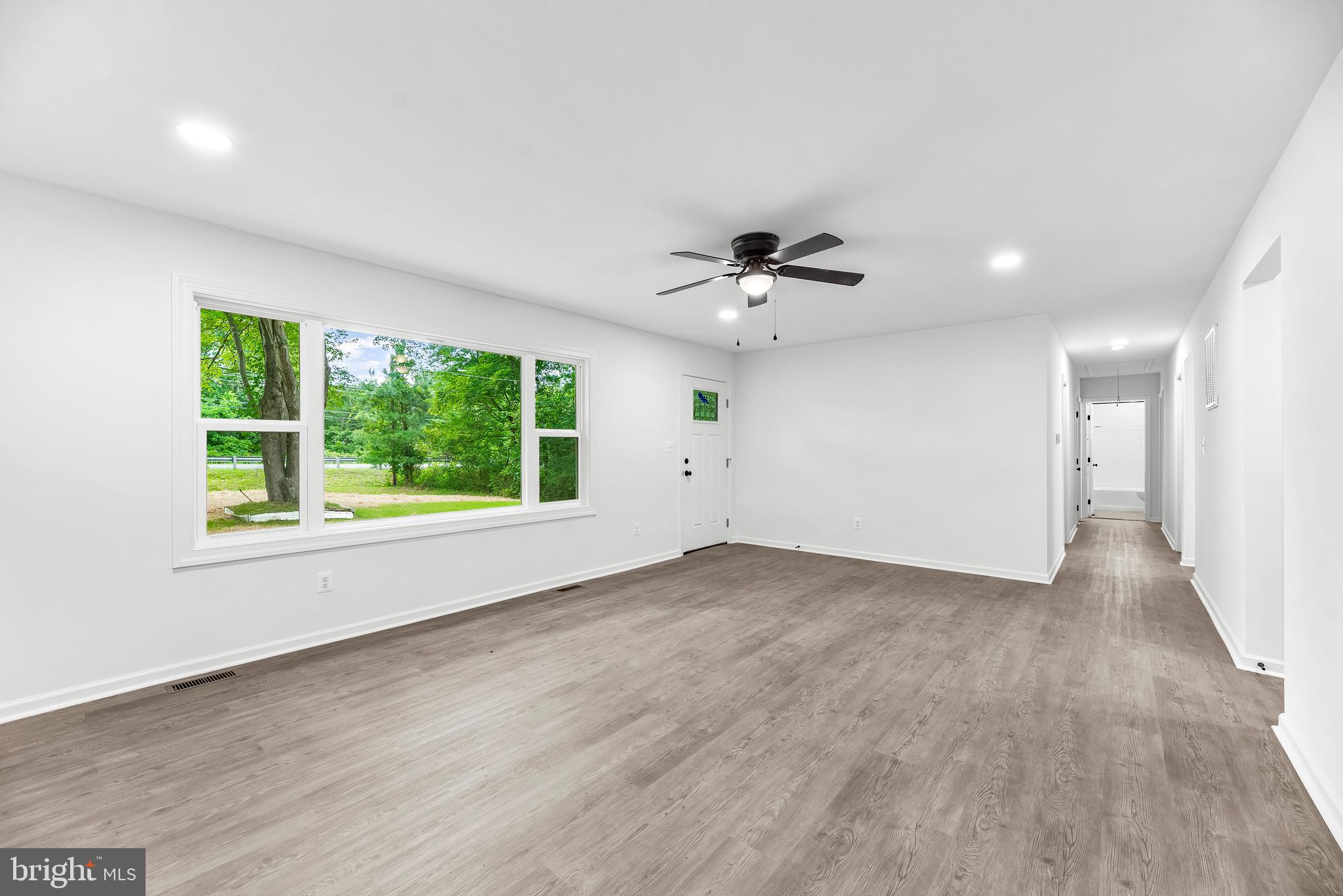 23888 Hollywood Road Hollywood, MD 20636 - Photo 9 of 25 Awesome natural light and views of the front yard.