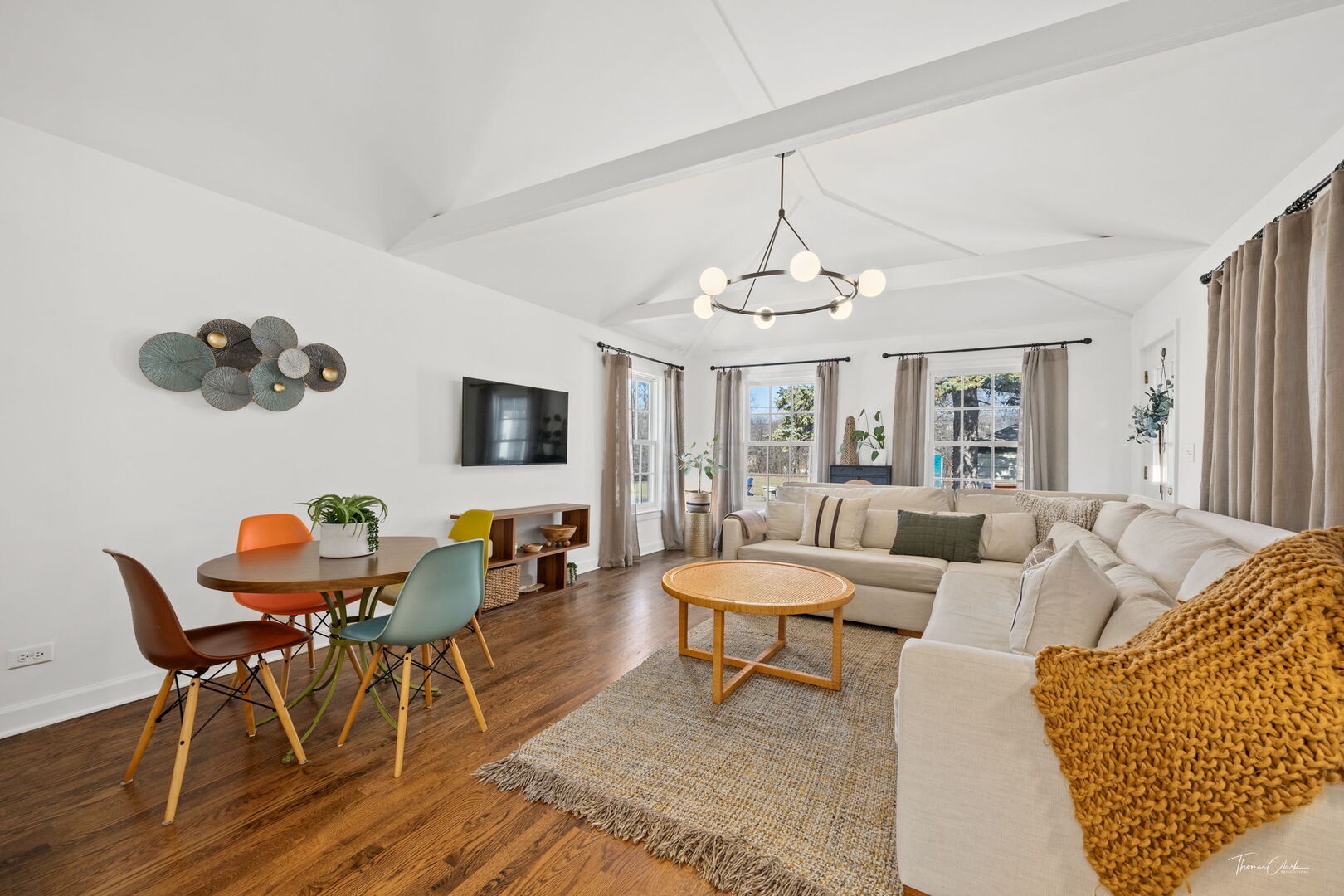 323 Bartram Road Riverside, IL 60546 - Photo 14 of 54