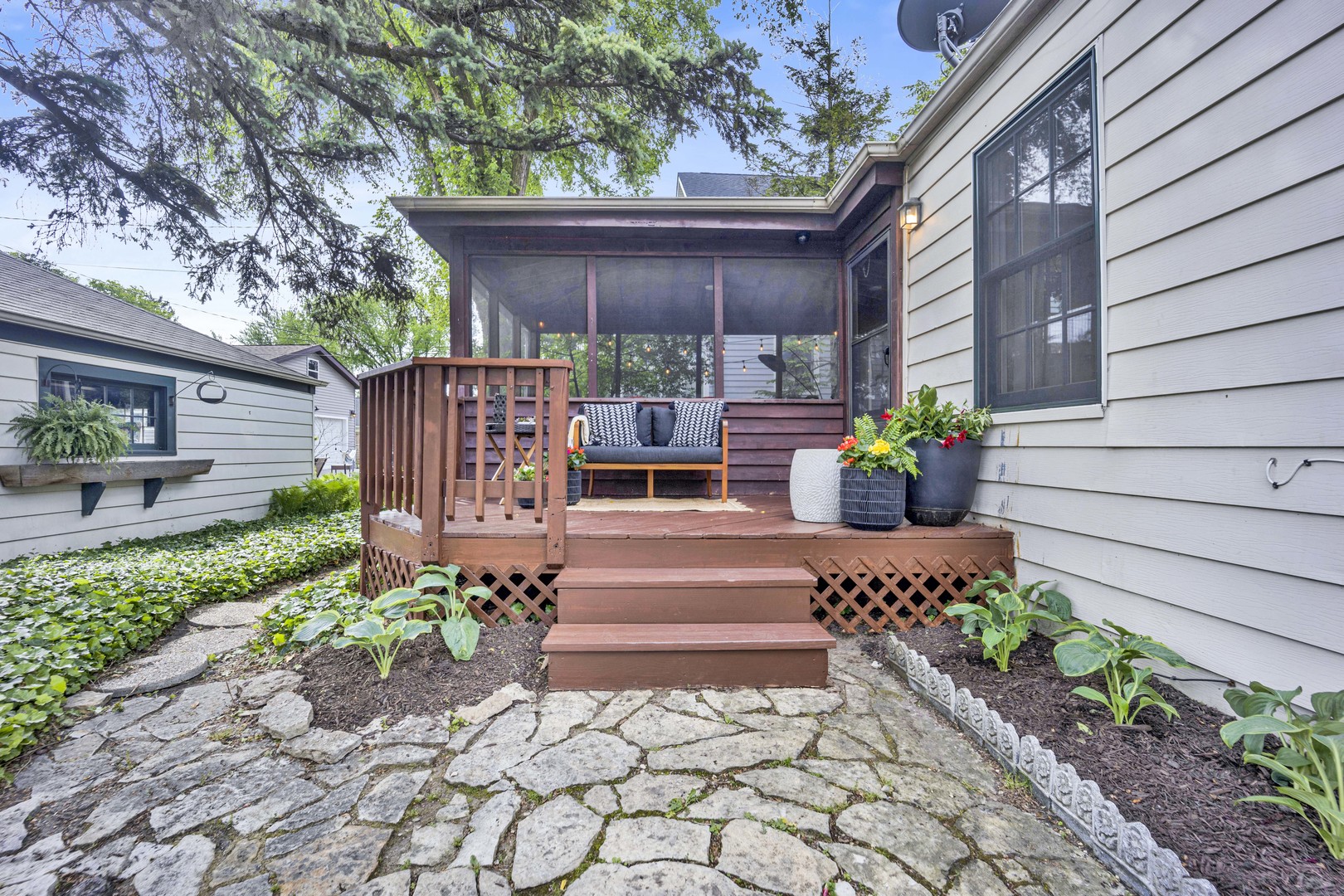 323 Bartram Road Riverside, IL 60546 - Photo 31 of 54