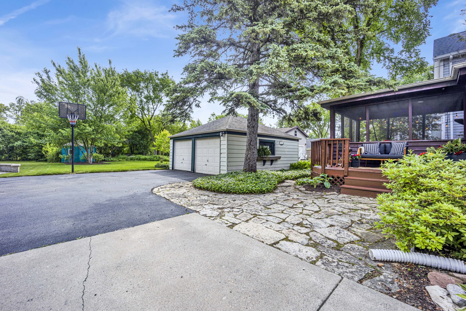 323 Bartram Road Riverside, IL 60546 - Photo 35 of 54