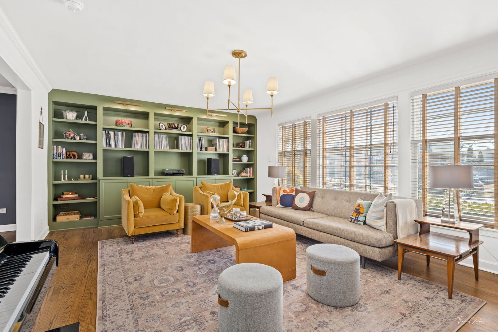 323 Bartram Road Riverside, IL 60546 - Photo 5 of 54