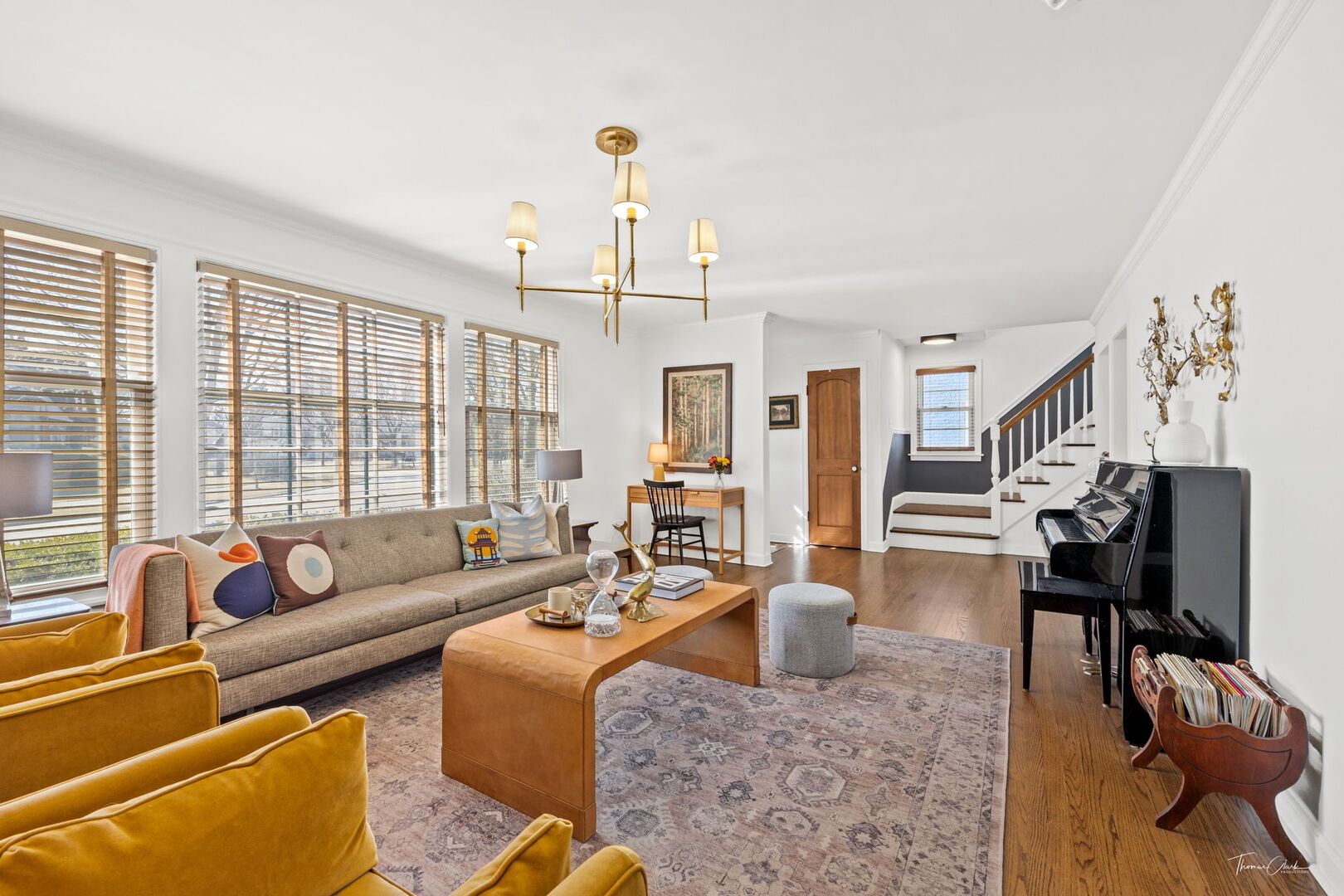 323 Bartram Road Riverside, IL 60546 - Photo 6 of 54