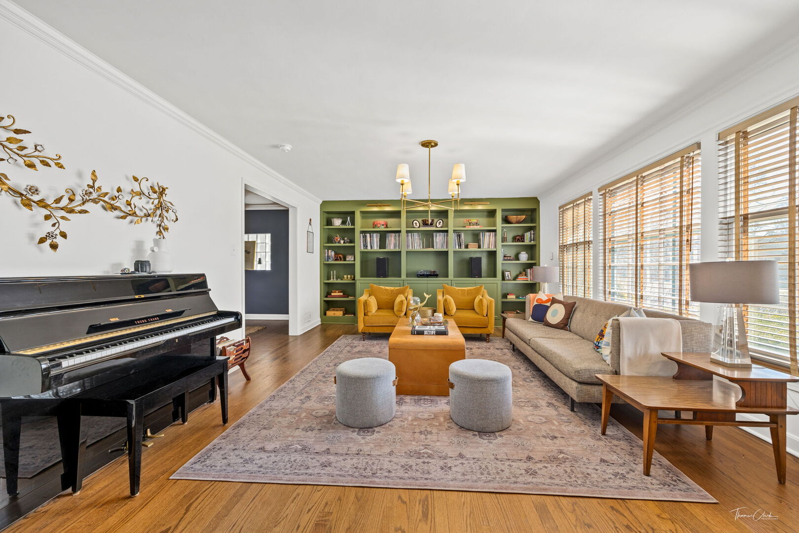 323 Bartram Road Riverside, IL 60546 - Photo 7 of 54