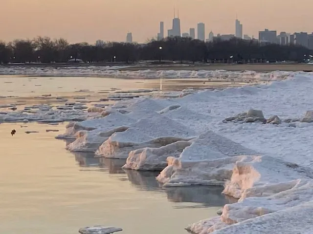 $2,200 | 5801 North Sheridan Road, Unit 12E, Chicago, IL 60660