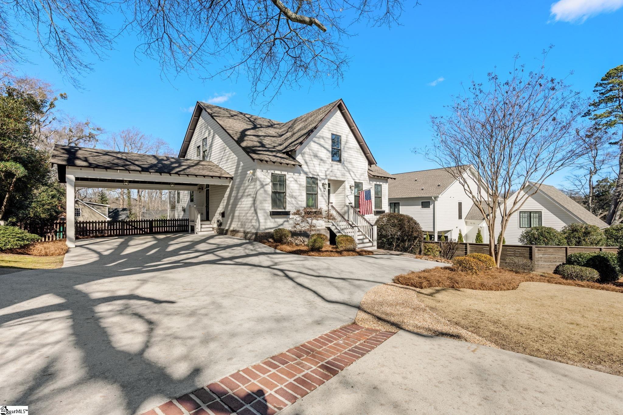 425 East Faris Road Greenville, SC 29605 - Photo 2 of 31